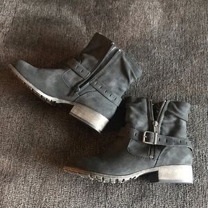 NWOT Black Ankle Boot